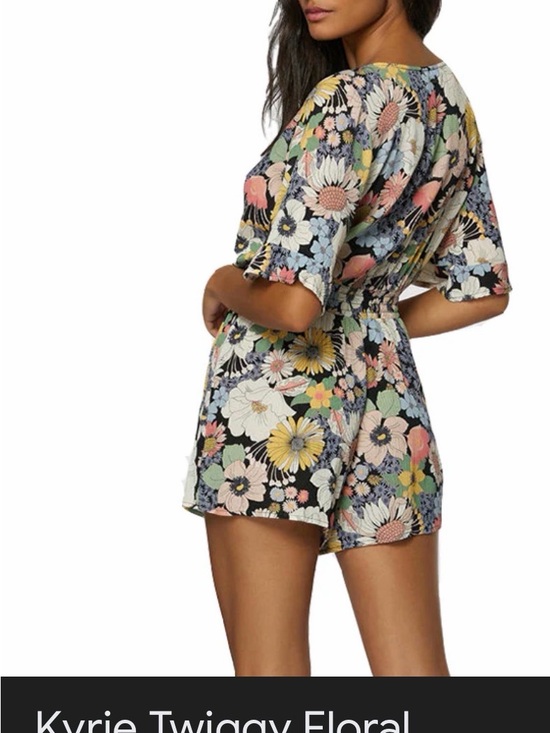 O'Neill Pants - O'Neill Kyrie Flower Power Floral Romper. Sz M. 70’s. Beach. Festival. Vacation